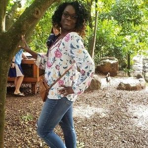 Meet your Posher, Denise